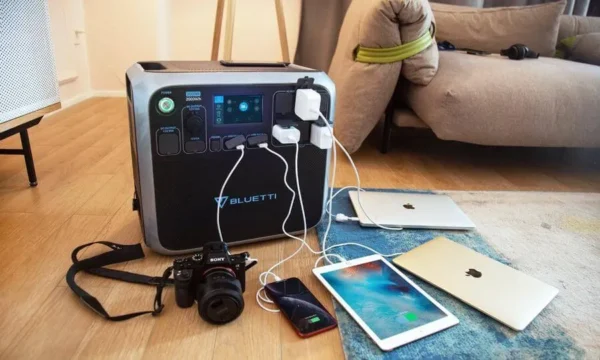 BLUETTI AC200P + 3*PV120 2000 Watt Solar Generator - Image 6